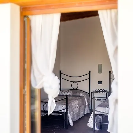 Chesini Rooms Feriegård *