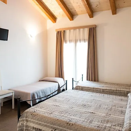 Chesini Rooms Feriegård Castelnuovo del Garda