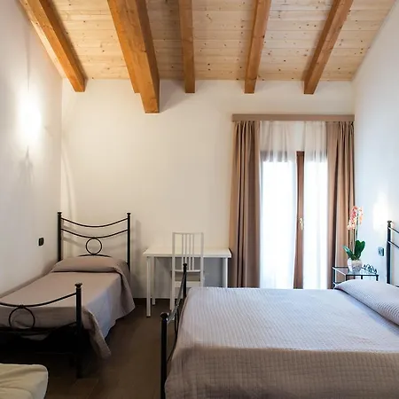 Chesini Rooms Castelnuovo del Garda